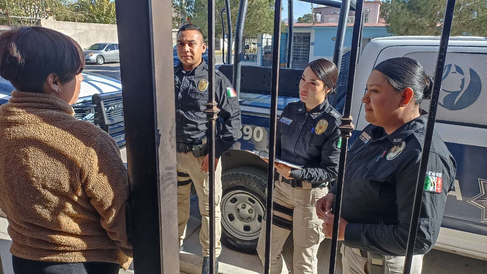 Brindan atención y acompañamiento a mujeres en colonias