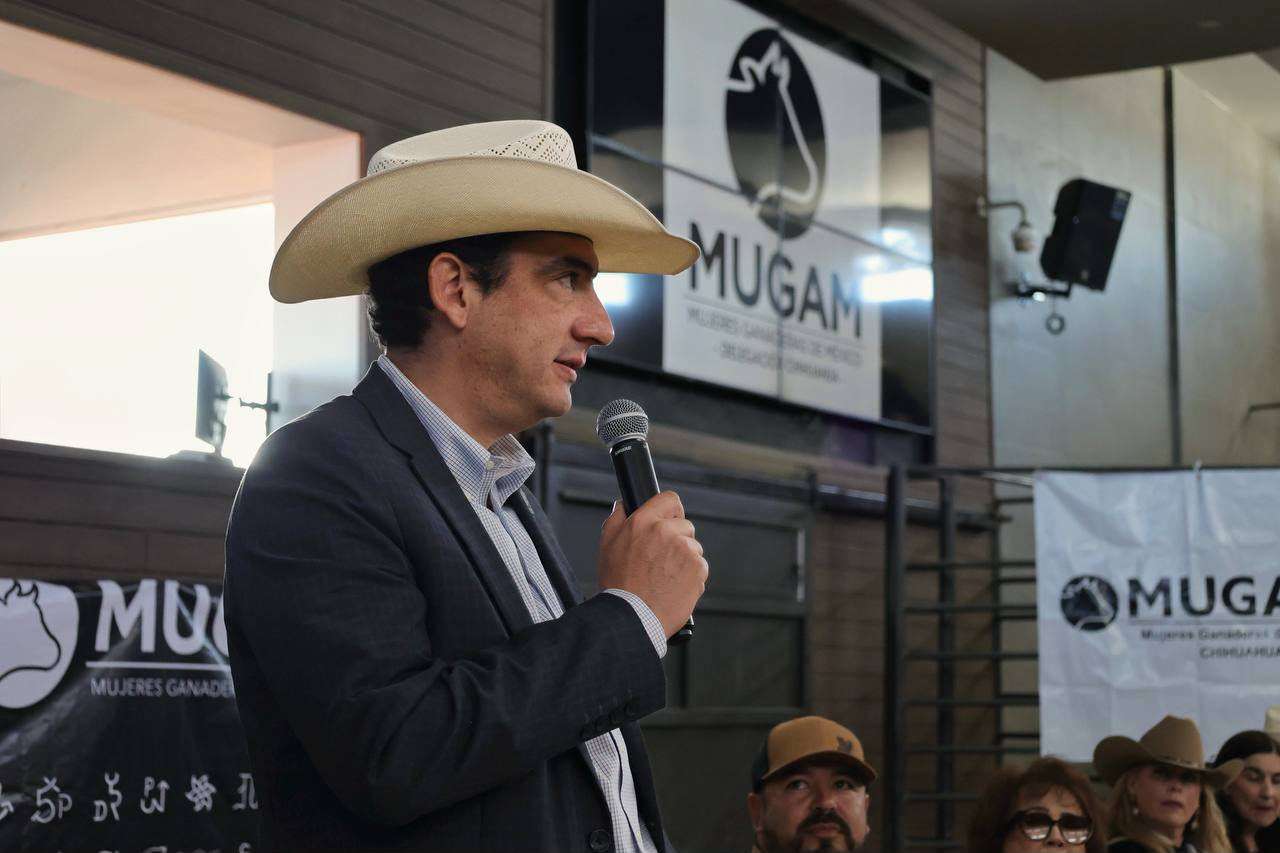 Reconoce René Chavira a mujeres ganaderas en tercer foro de Mugam