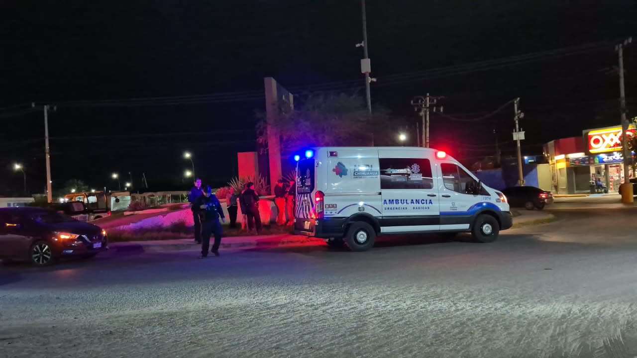 Derrapa en Paseos del Camino Real, resulta con golpes leves