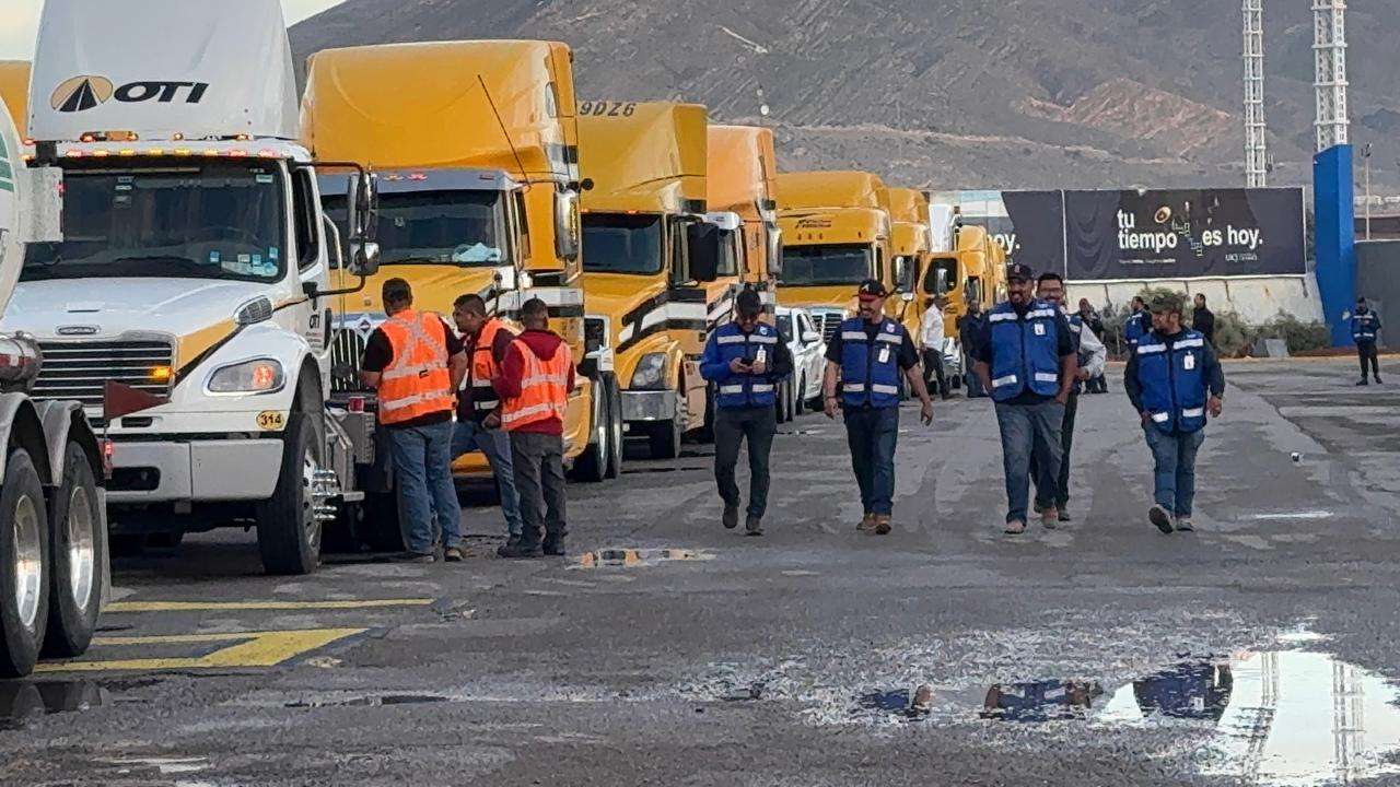 Se preparan transportistas para iniciar caravana de protesta
