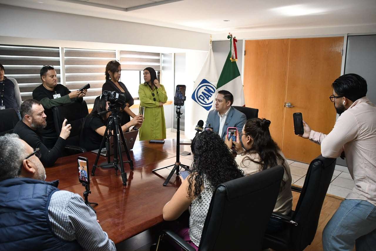 Celebra Alfredo Chávez renuncia de Taddei 
