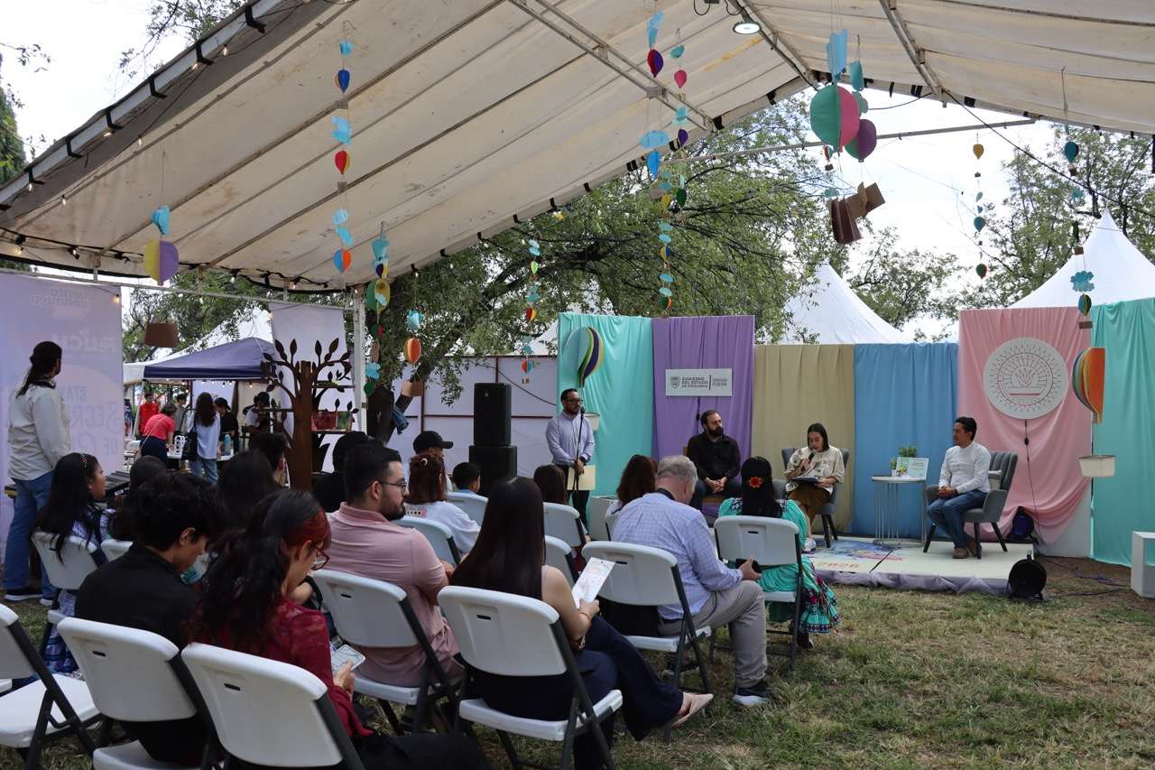 Entregan galardones del Premio de Literatura Indígena Erasmo Palma 2026