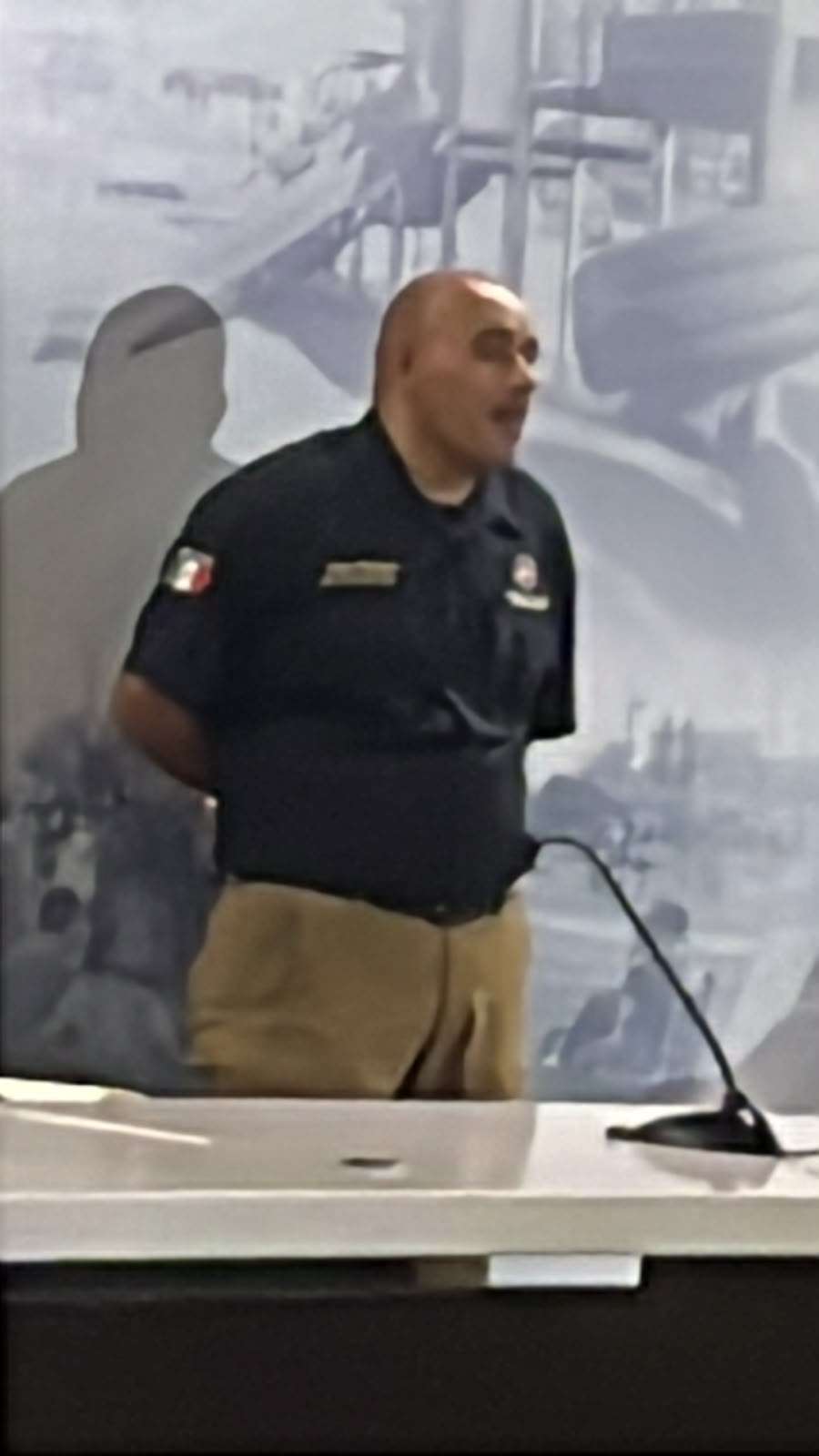 Operativo especial con policías, bomberos y agentes viales en panteones 