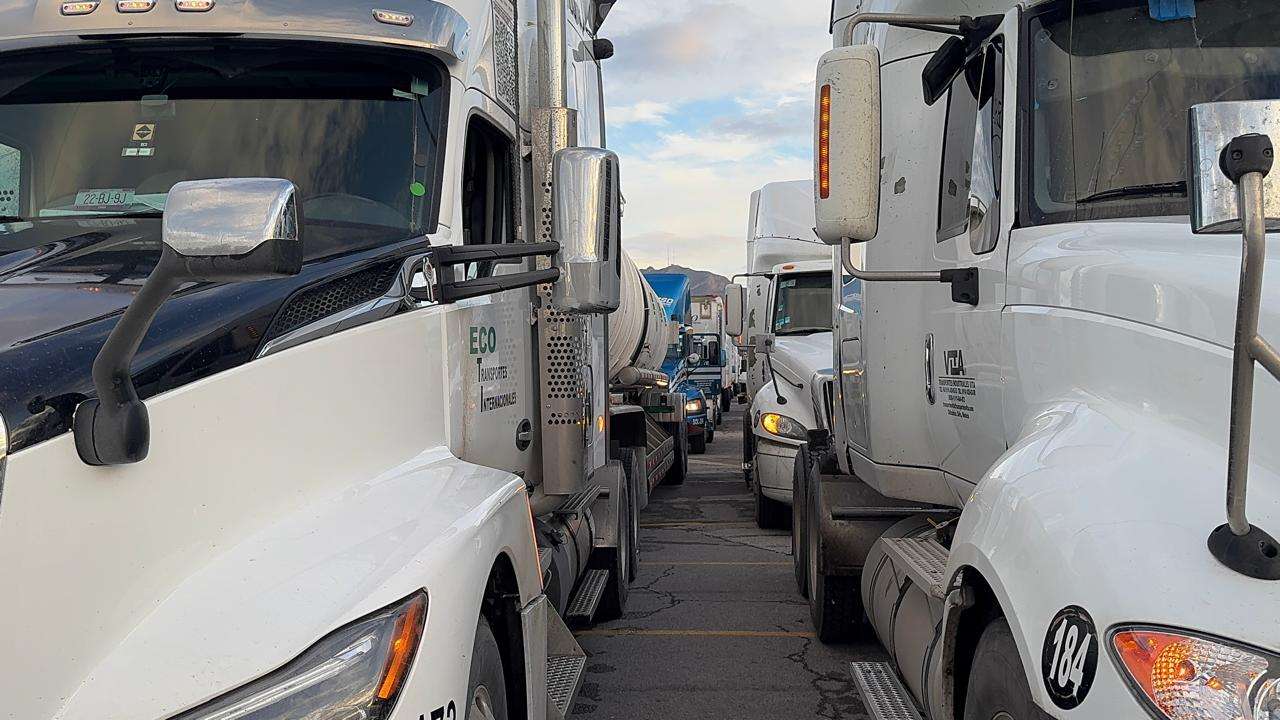 Se preparan transportistas para iniciar caravana de protesta