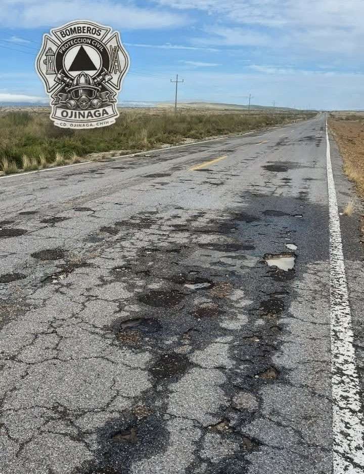 Alertan por baches y daños en carreteras de Ojinaga