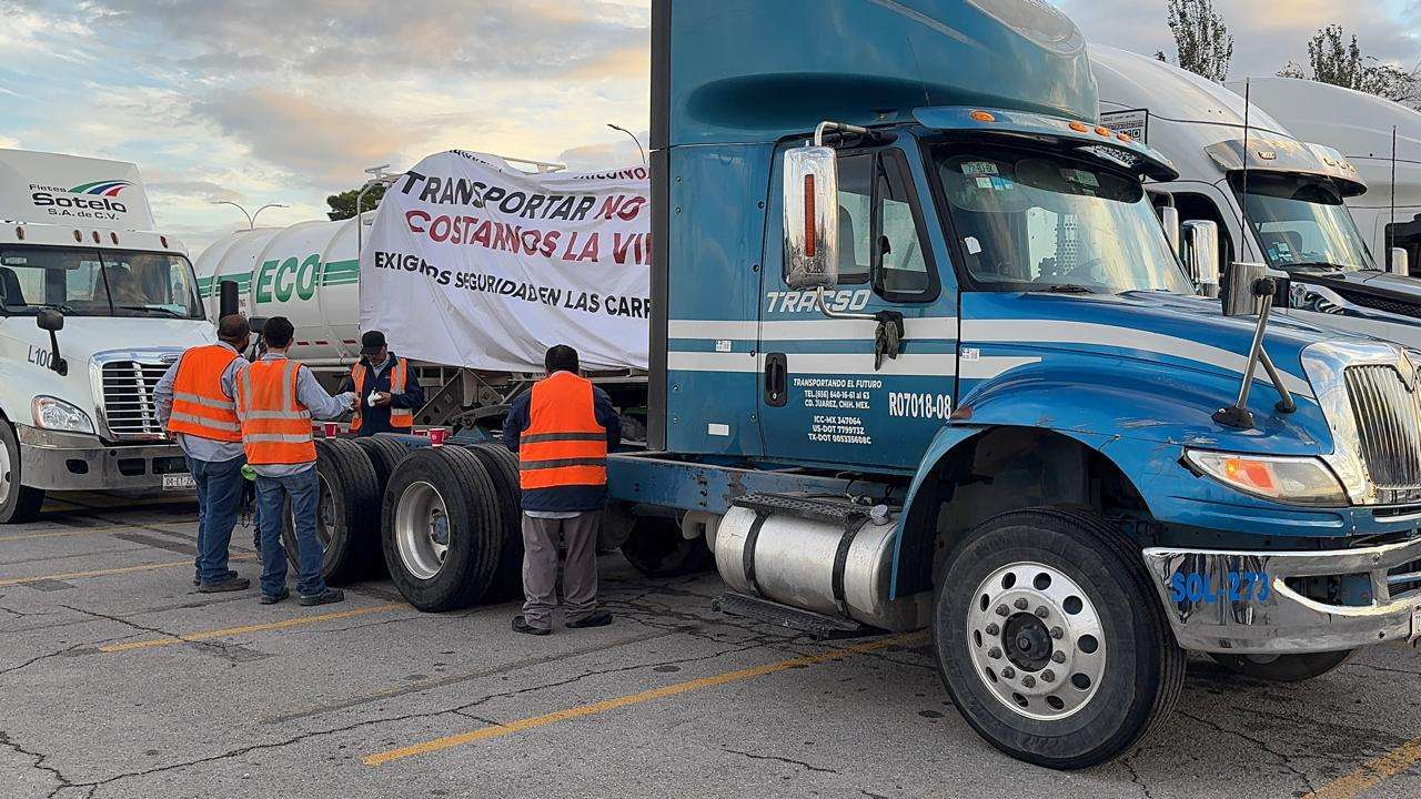 Se preparan transportistas para iniciar caravana de protesta
