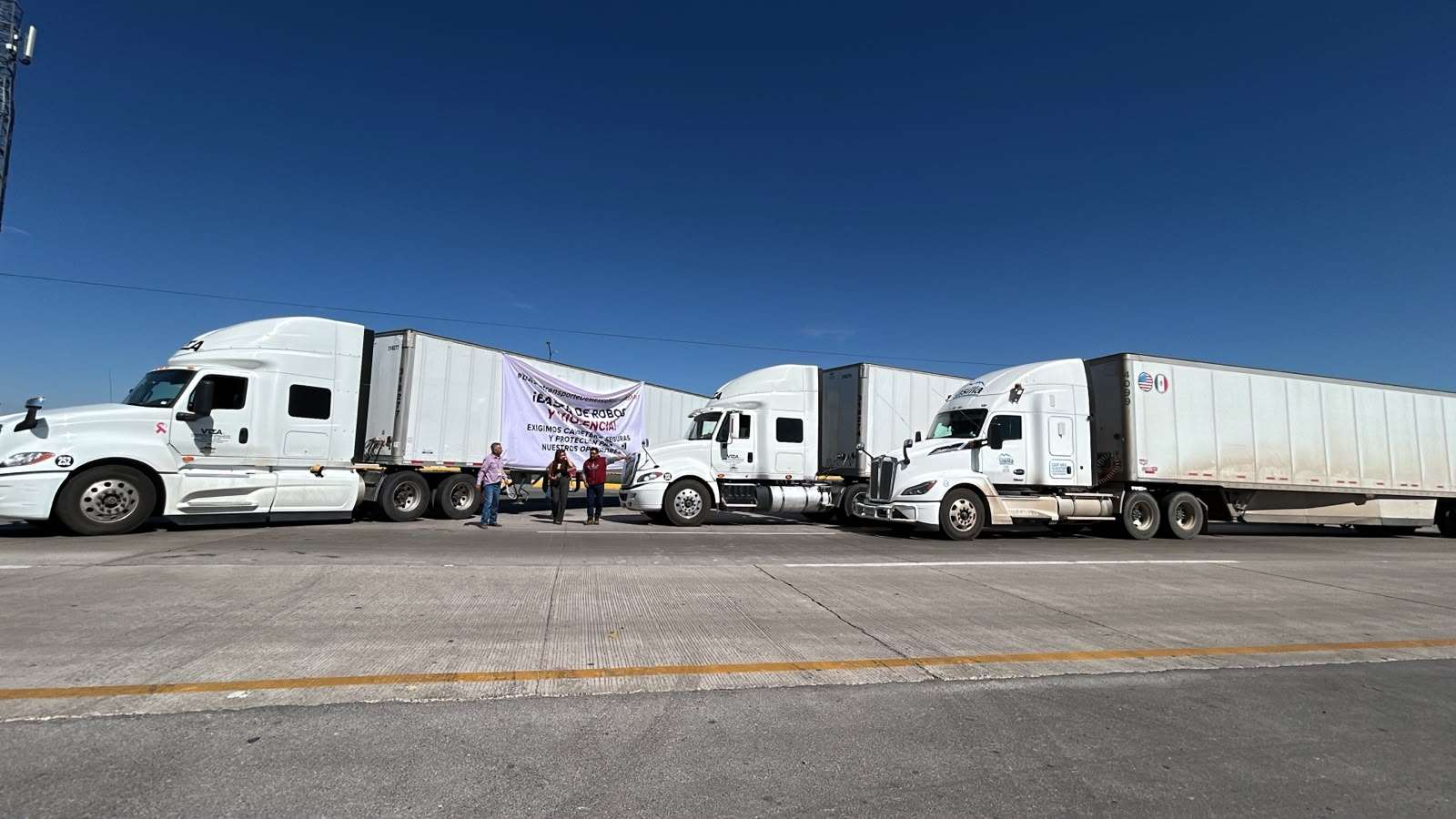 Estrangulan transportistas carretera a Juárez 