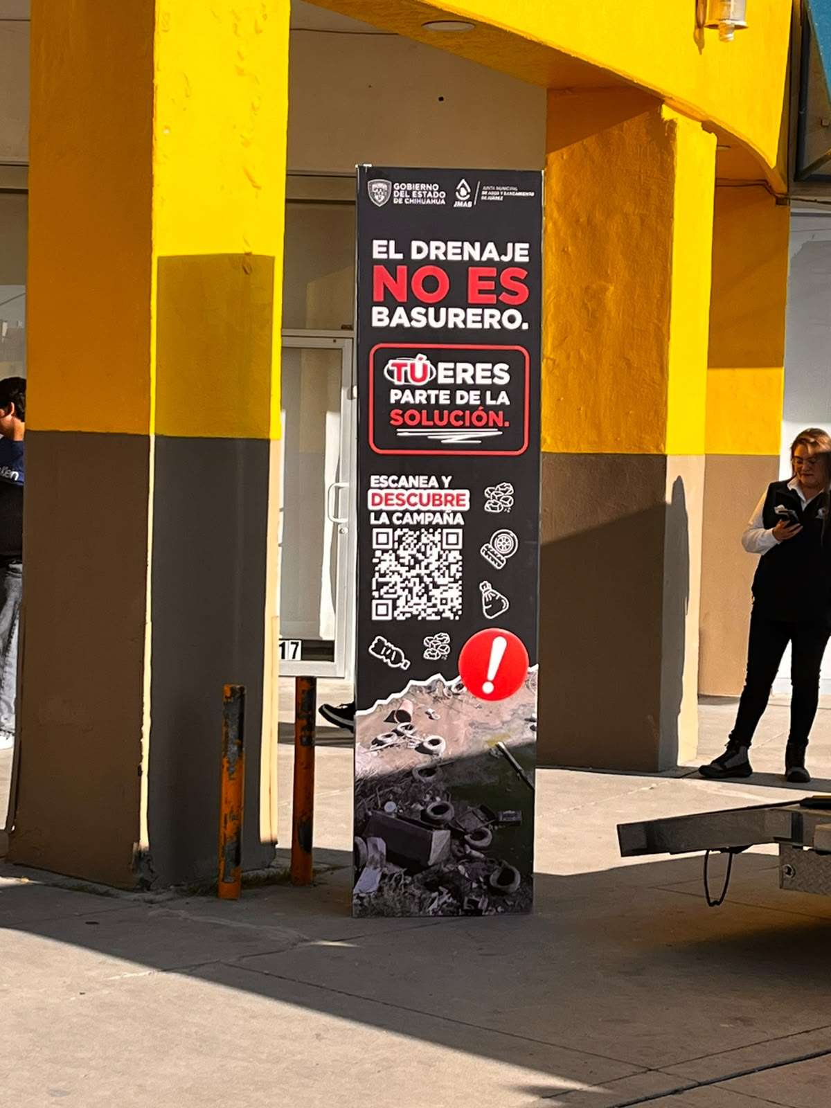 Hacen campaña para que ciudadanos no usen alcantarillas como basureros