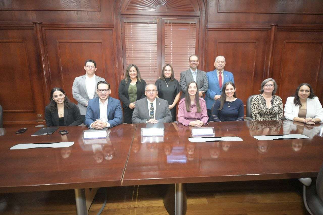 Buscan Uach e Imef formar líderes financieros