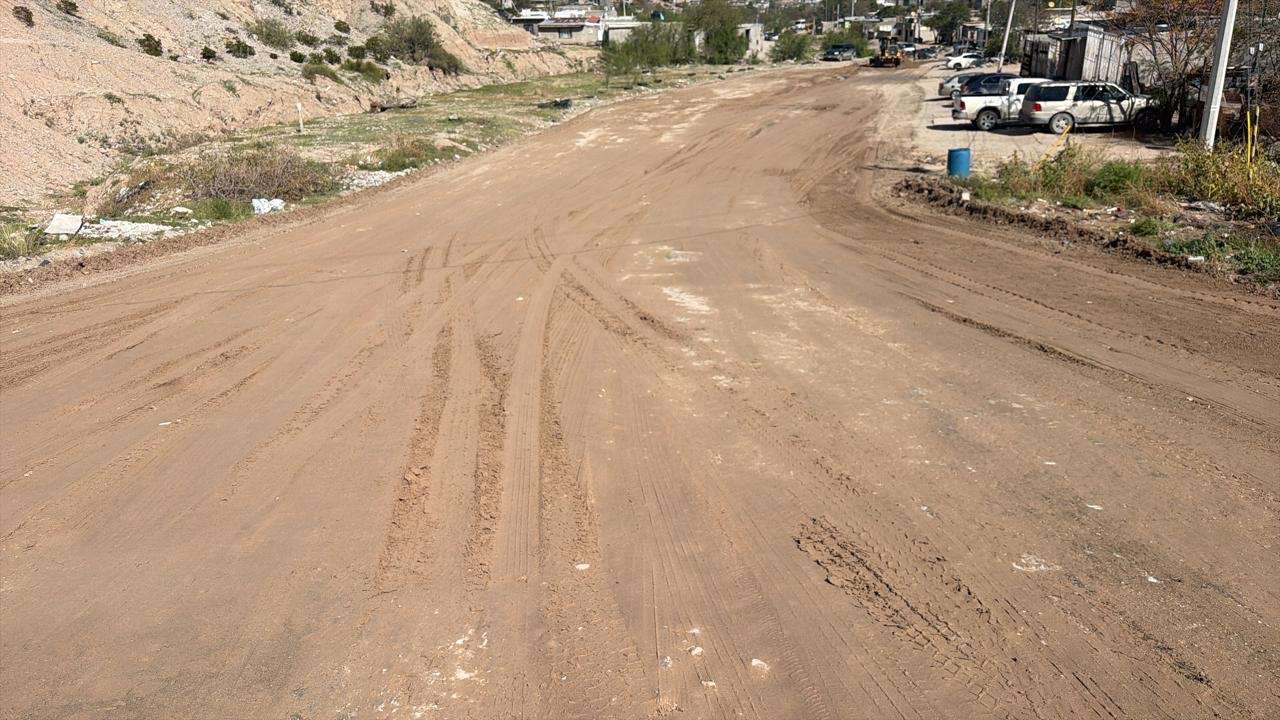 Limpian la intersección de calles J. J Méndez y Santiago