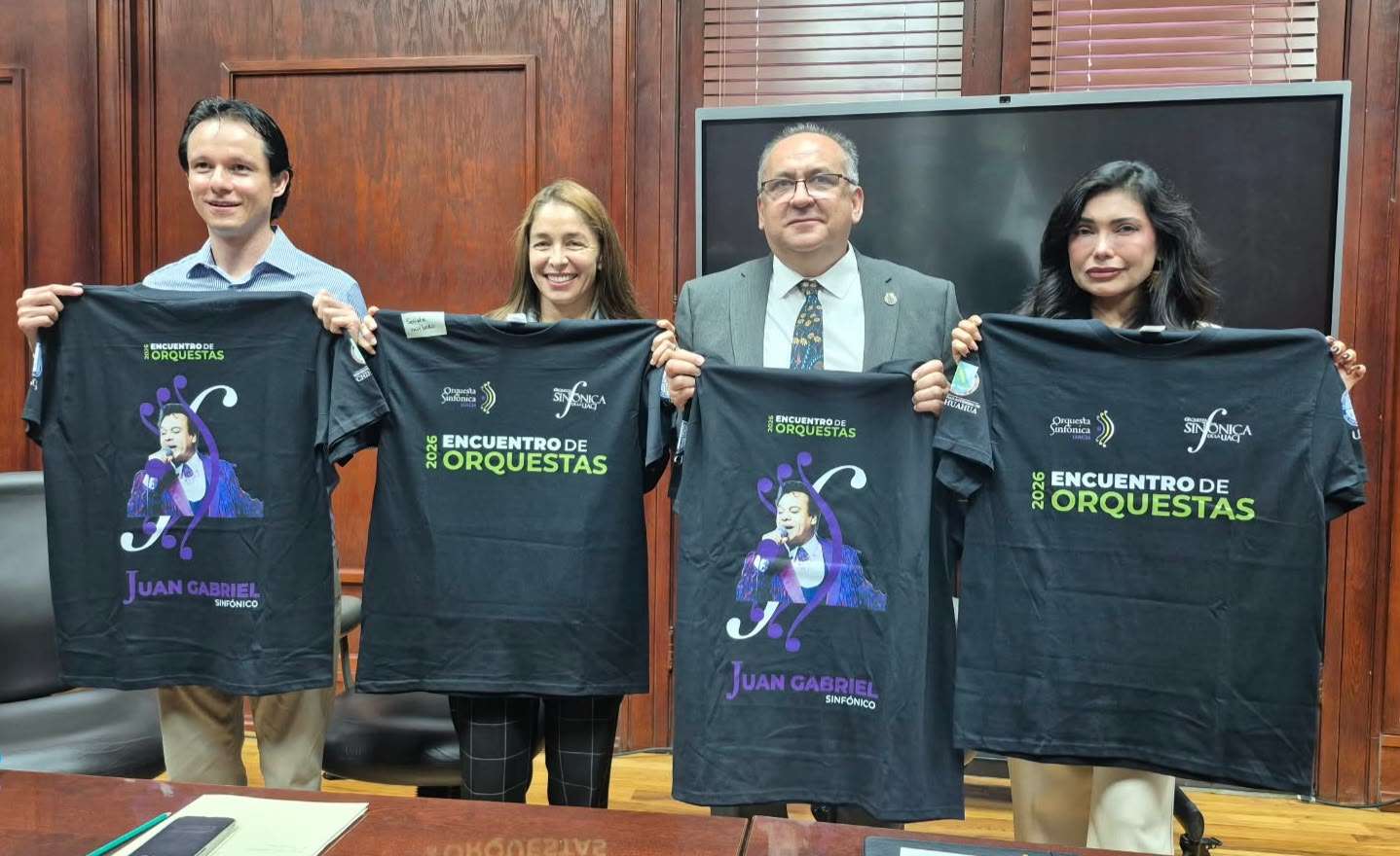 Invitan al homenaje sinfónico a Juan Gabriel