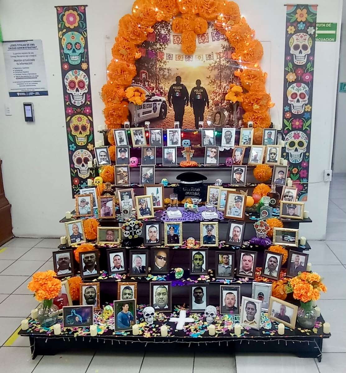 Instalan altar de agentes difuntos de Vialidad 