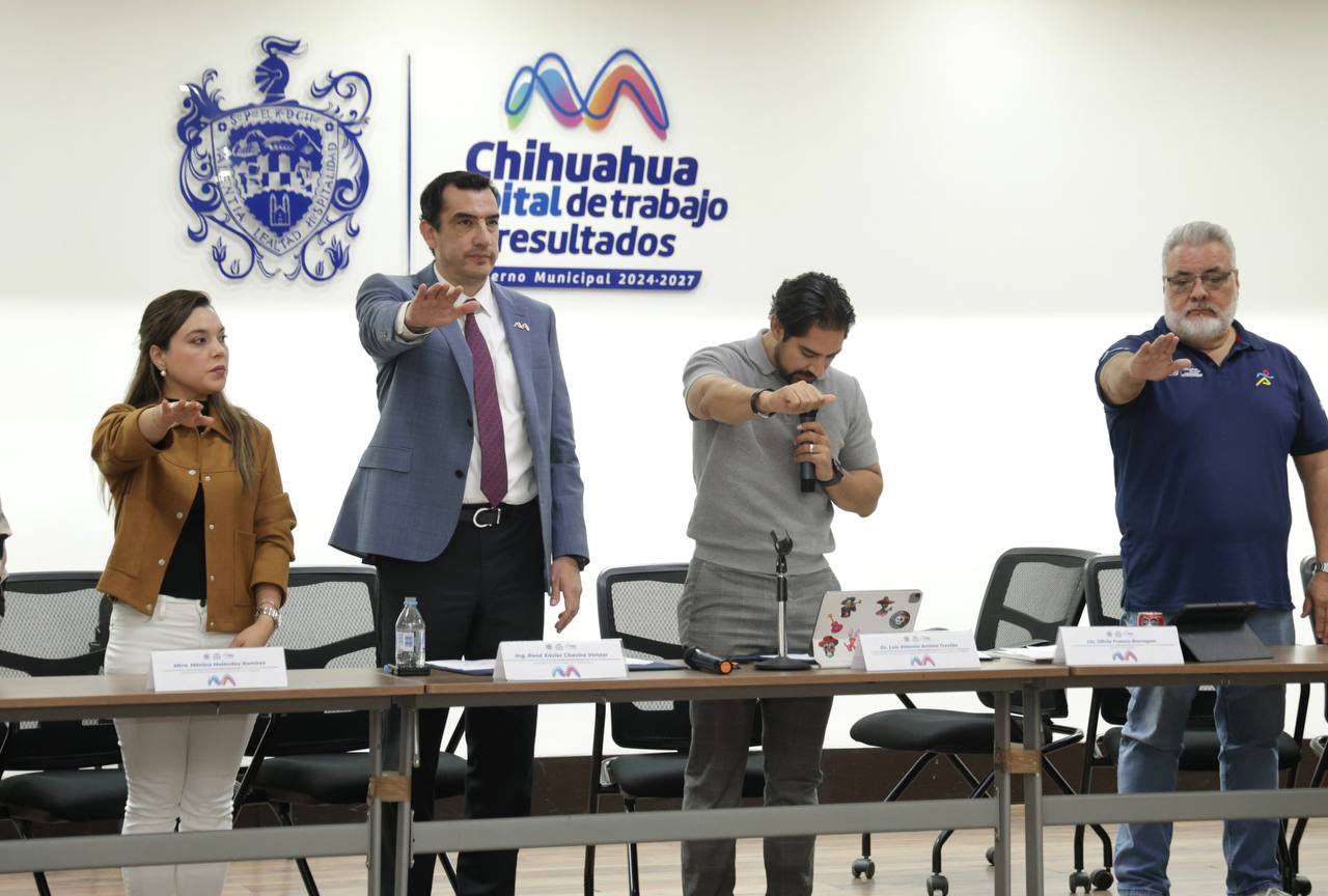Asume René Chavira como presidente del Impas