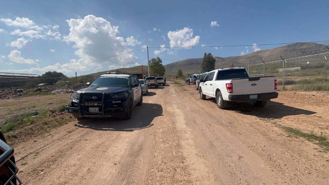 Encuentran encobijado en predio rumbo a Juárez