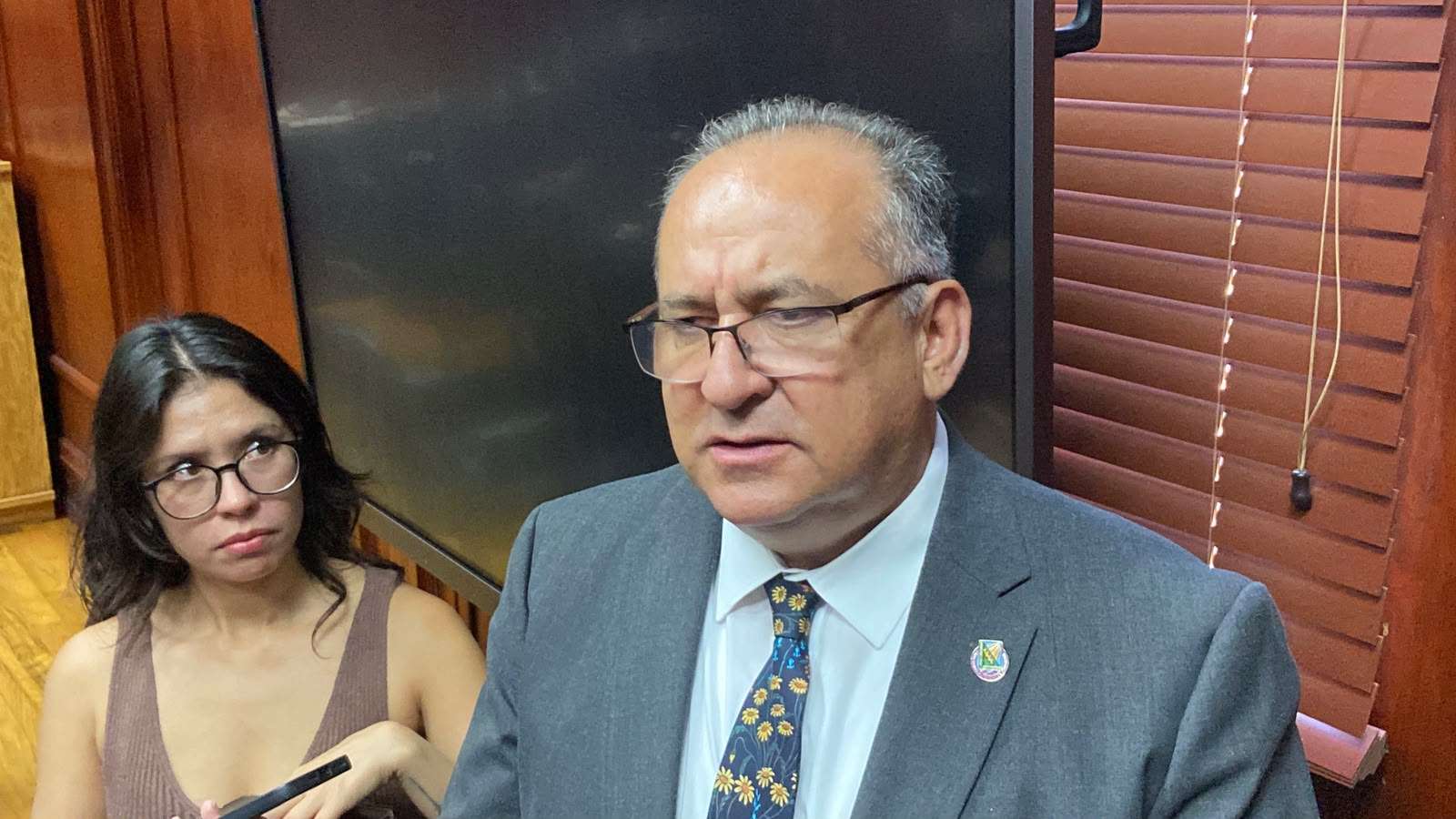 Esperan limpiar fachada de Rectoría esta semana