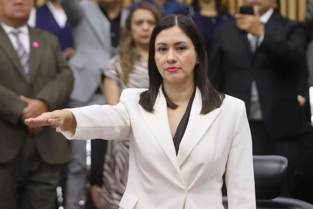 Asume Blanca Cruz mando provisional del INE 