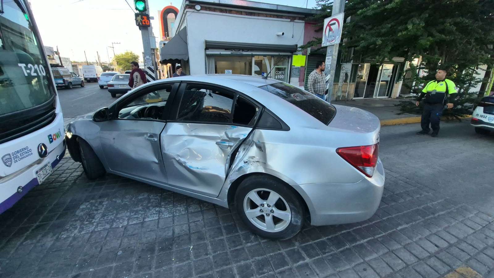 Choca Bowi con Cruze en la Niños Heroes