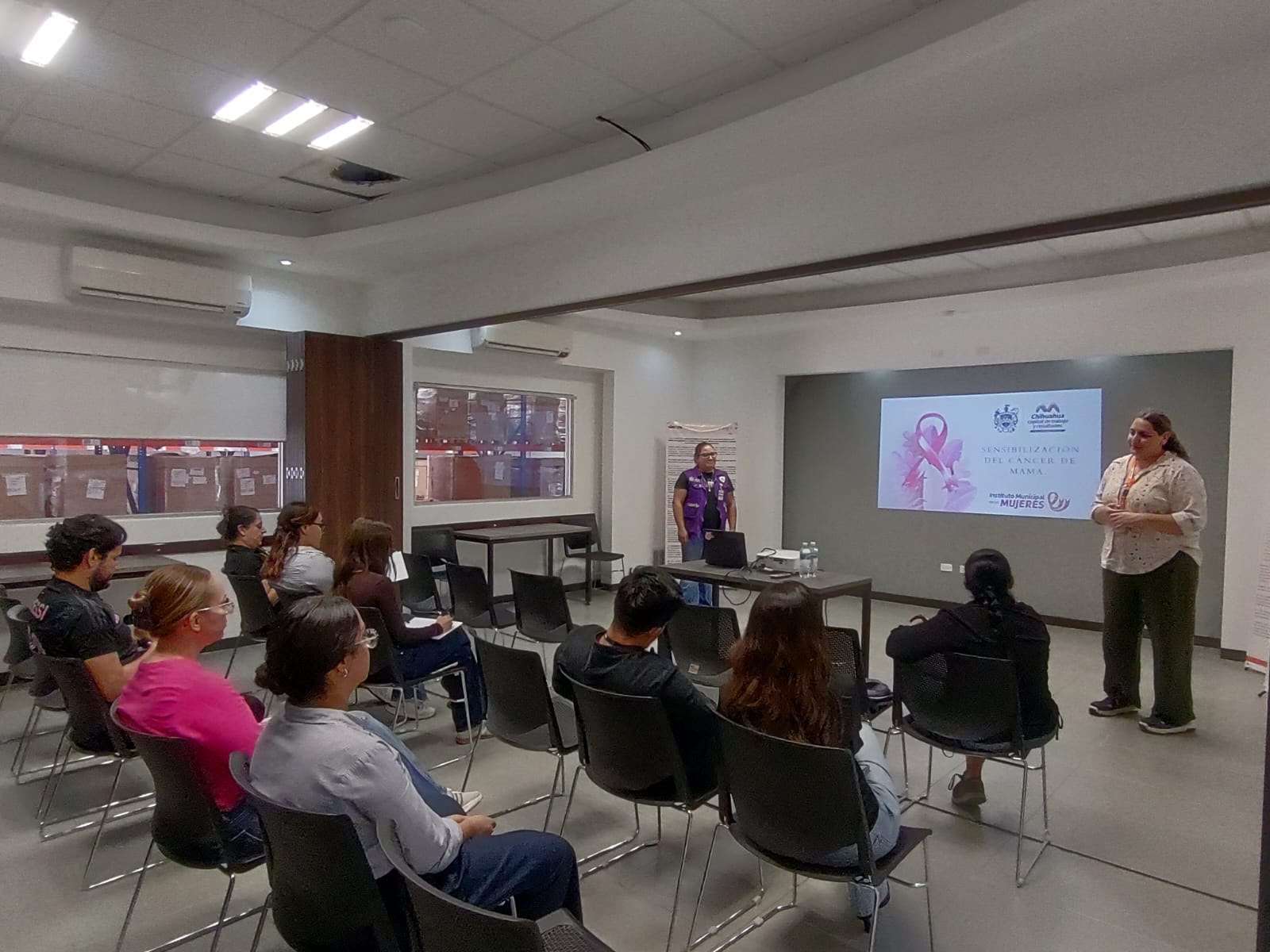 Llevan prevención del cáncer de mama a empresas