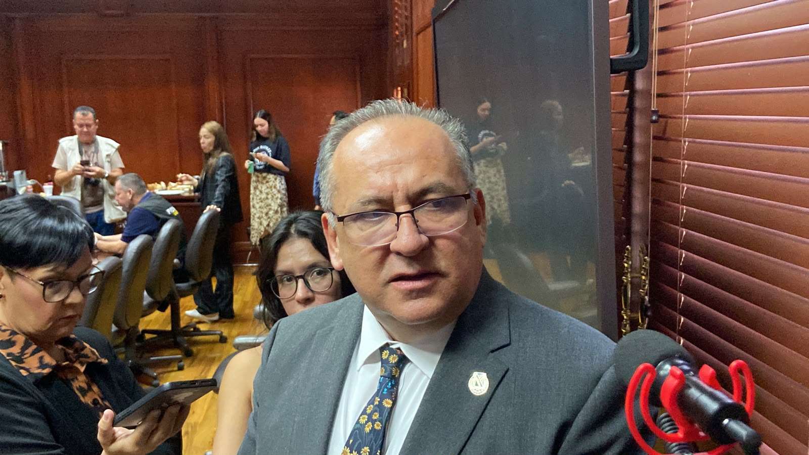 Esperan limpiar fachada de Rectoría esta semana