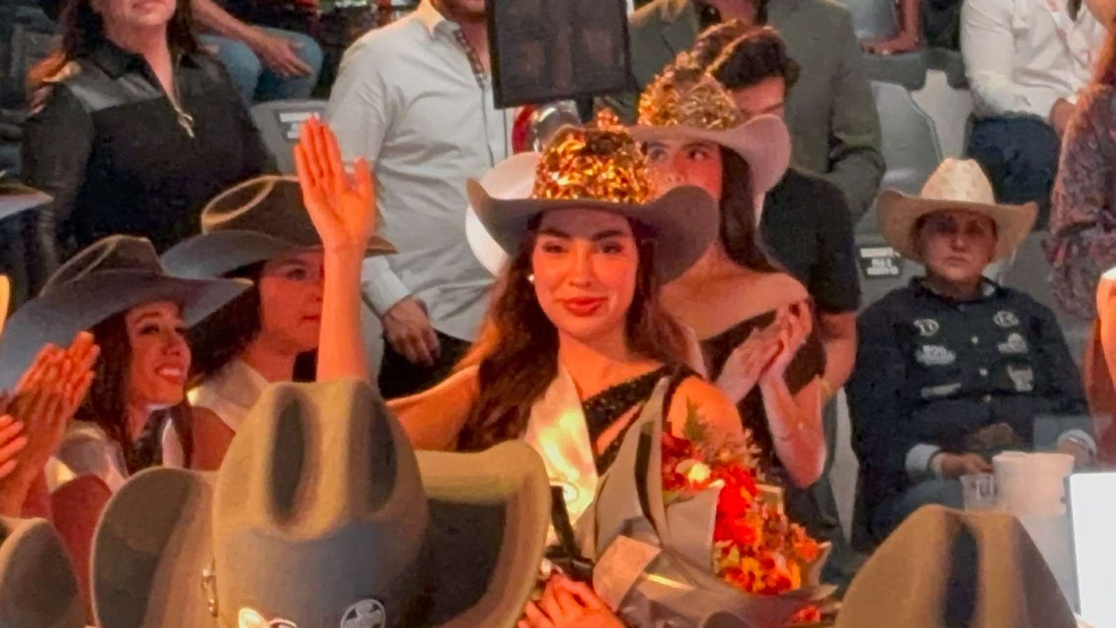 Coronan a Paulina Miramontes Reina de Expogan