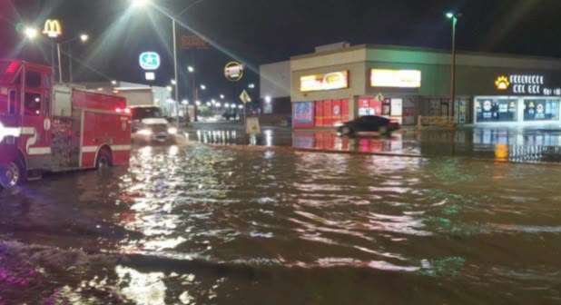 Advierten comerciantes afectaciones en 75% de los negocios tras intensas lluvias 