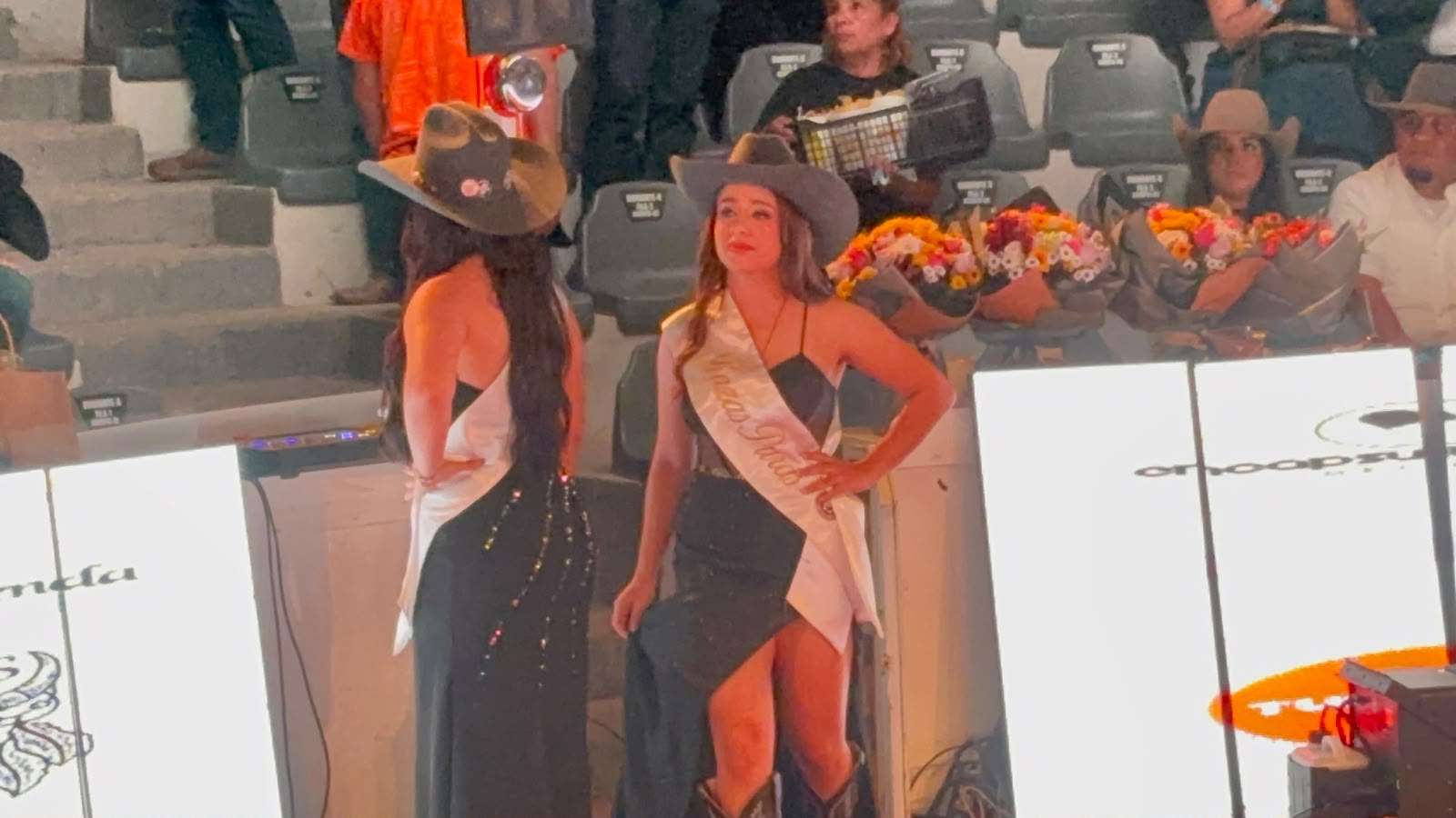 Inicia ceremonia de coronación de Reina de Expogan