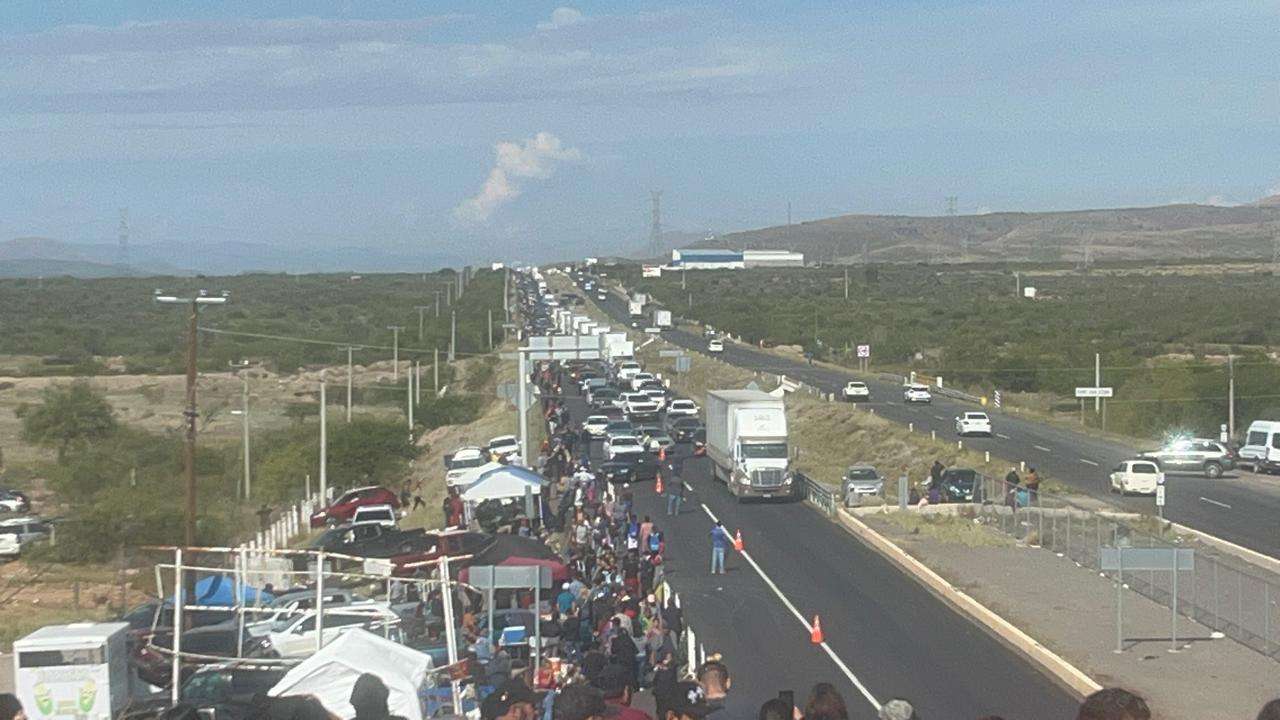 Colapsan fieles tráfico rumbo a San Juditas 