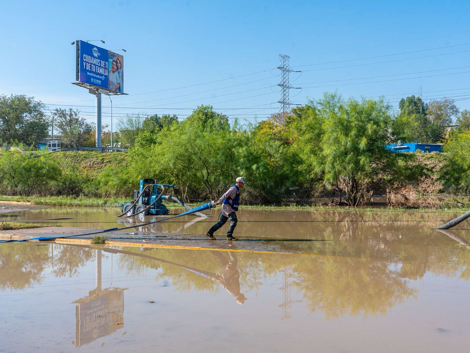 Ha retirado JMAS 2 millones de litros de agua del Puente Centauro en Las Torres