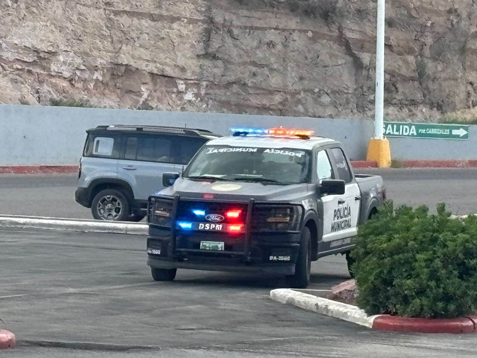 Liberan a menor atorado en juego en Fashion Mall
