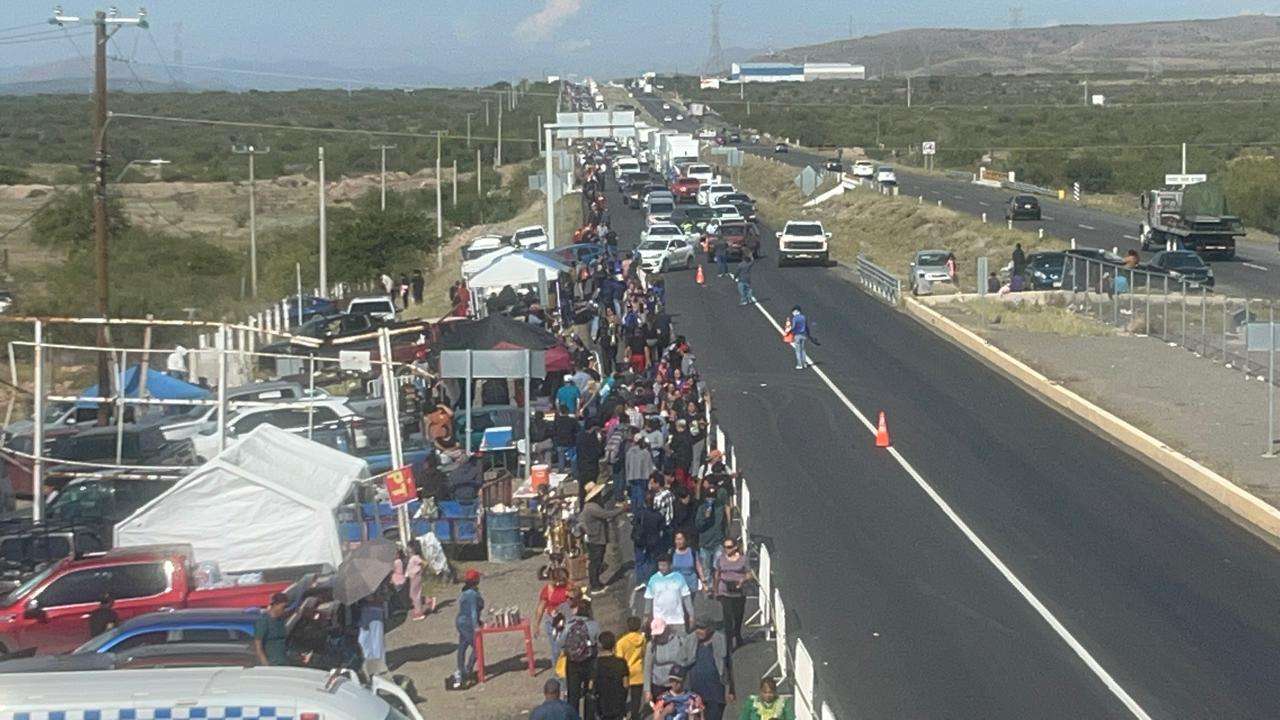 Colapsan fieles tráfico rumbo a San Juditas 