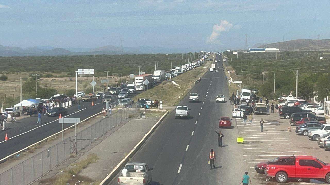 Colapsan fieles tráfico rumbo a San Juditas 