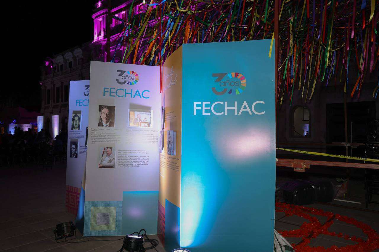 Reconoce Alcalde a Fechac por 30 años de trabajo 