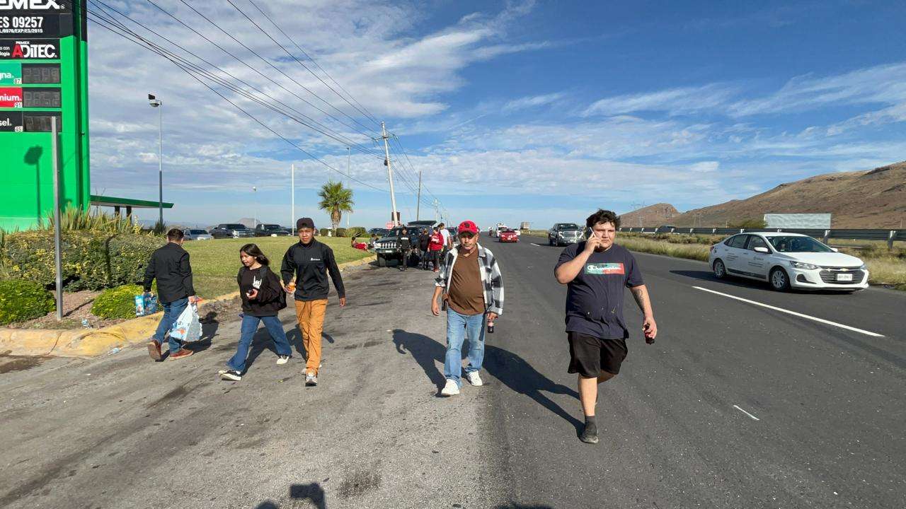 Caminan miles de fieles a San Judas Tadeo
