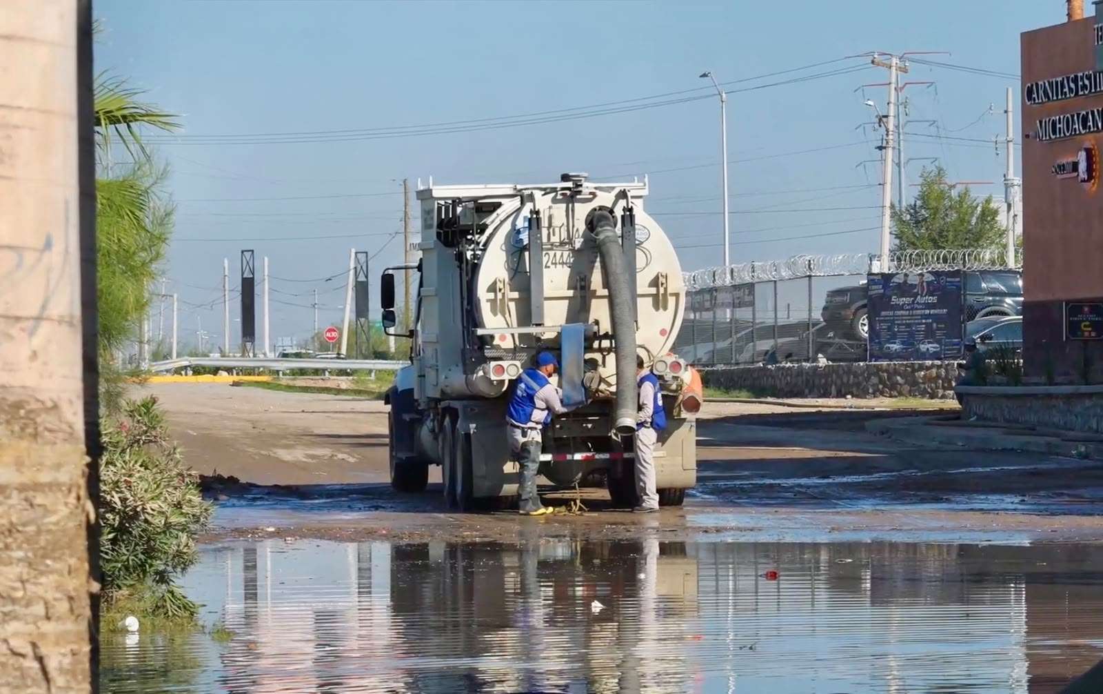 Retiran más de 5 millones de litros de agua del puente Centauro 