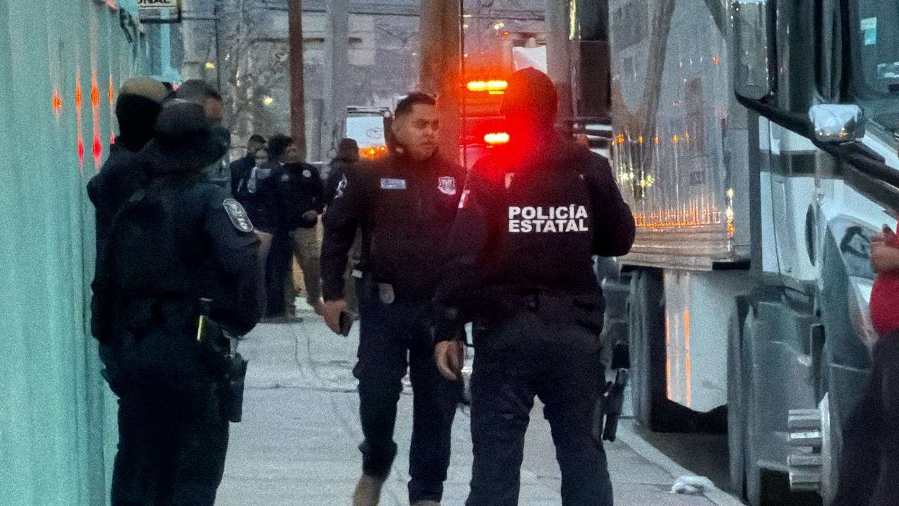 Aseguran dos camiones de transporte de paquetería en el bulevar Óscar Flores