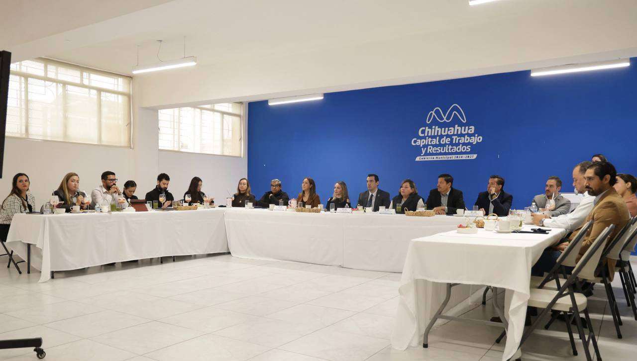 Formaliza Chavira liderazgo en DIF Municipal