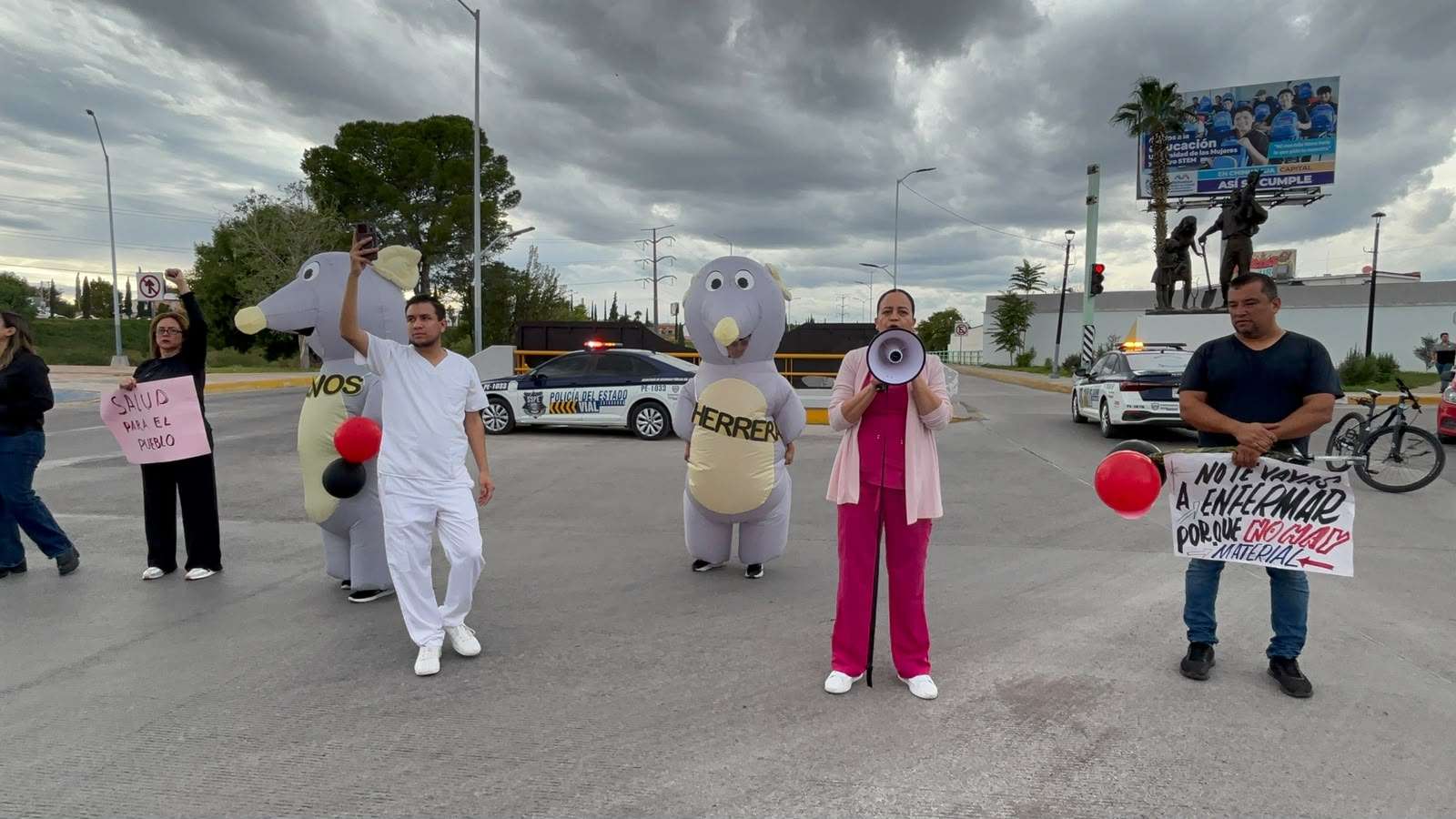 Bloquean trabajadores del Imss cantera y avenida San Felipe