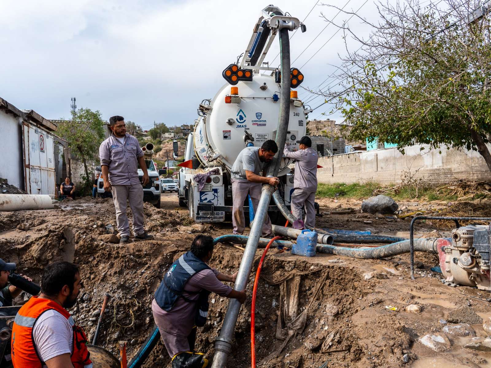 Continúa Jmas rehabilitación de calles en Juárez