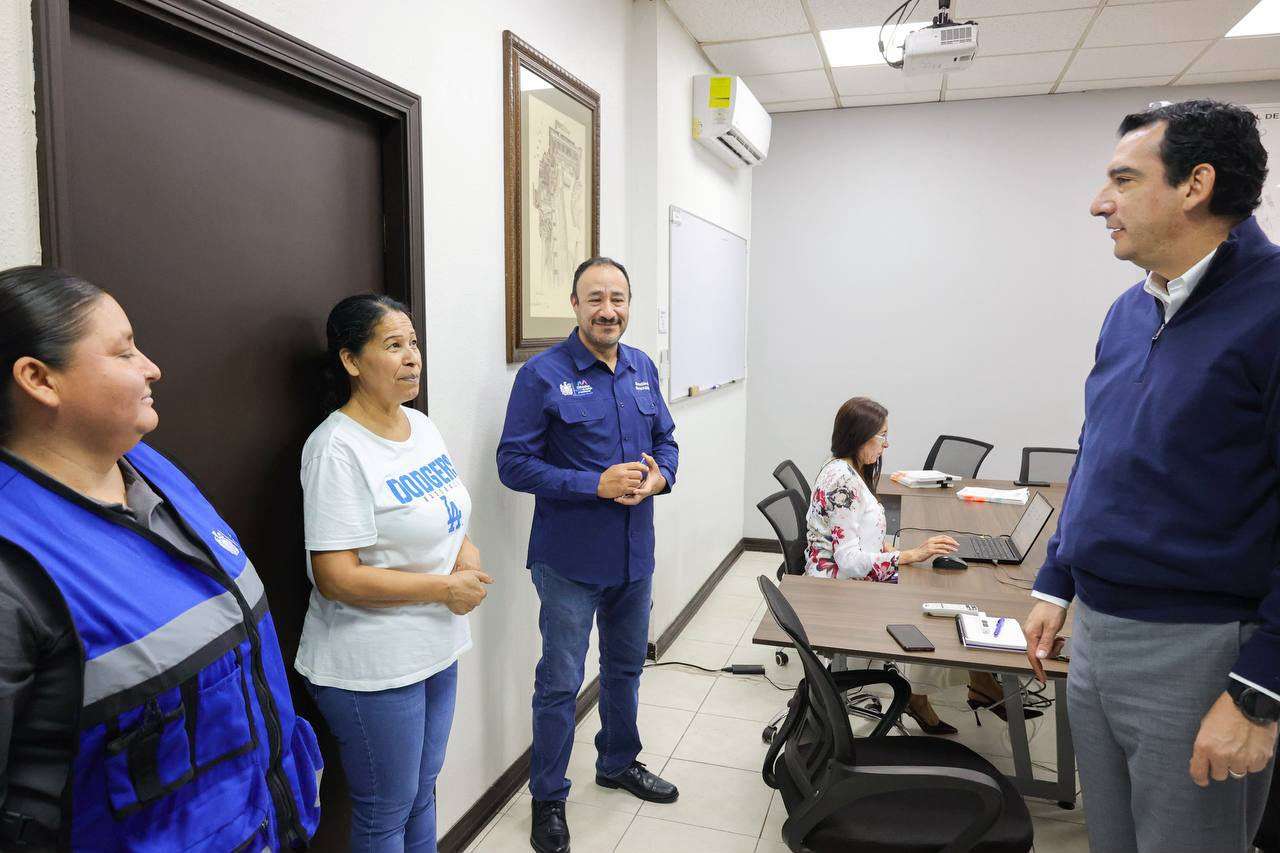 Recorre Chavira dependencias municipales
