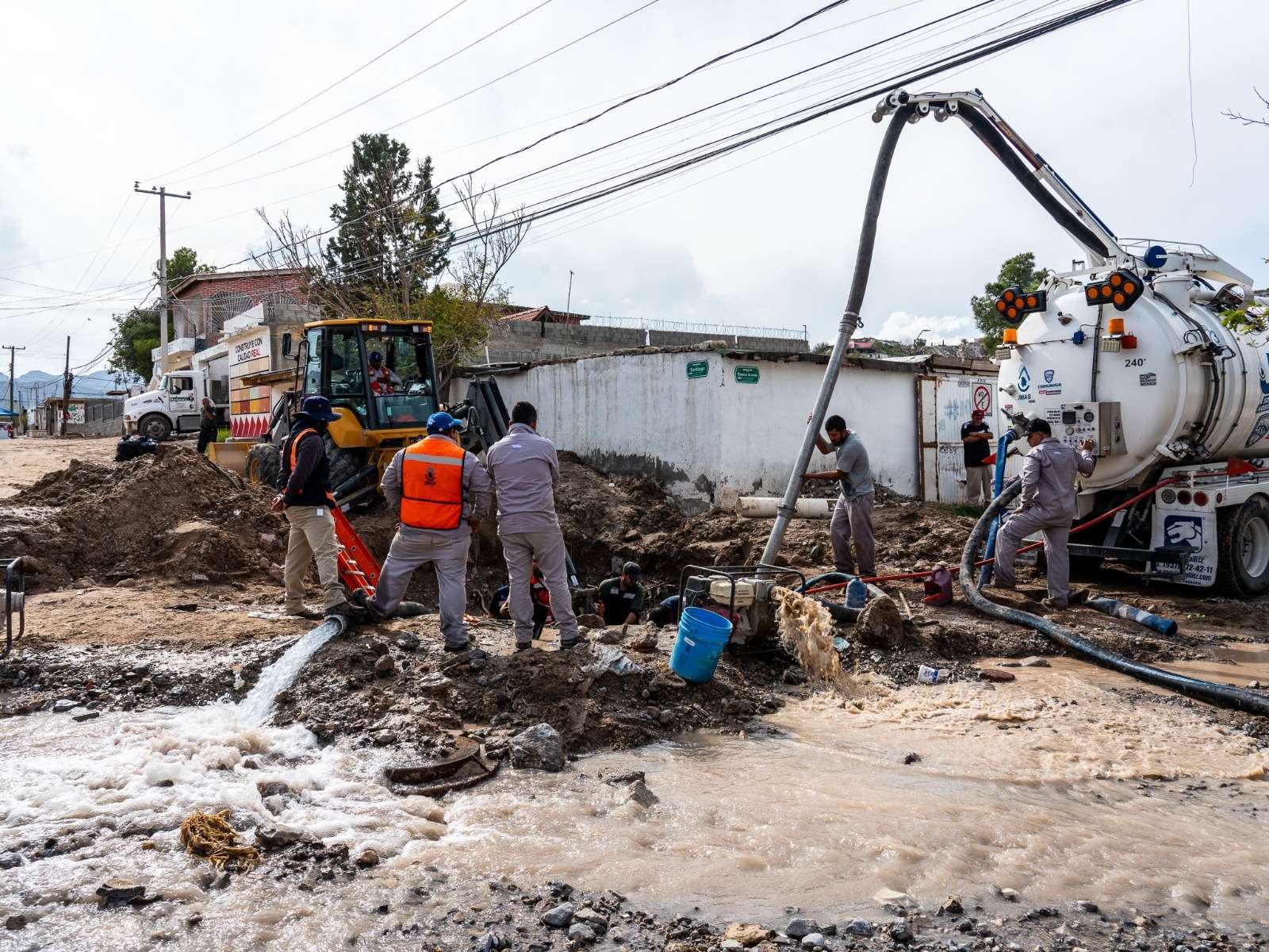 Continúa Jmas rehabilitación de calles en Juárez