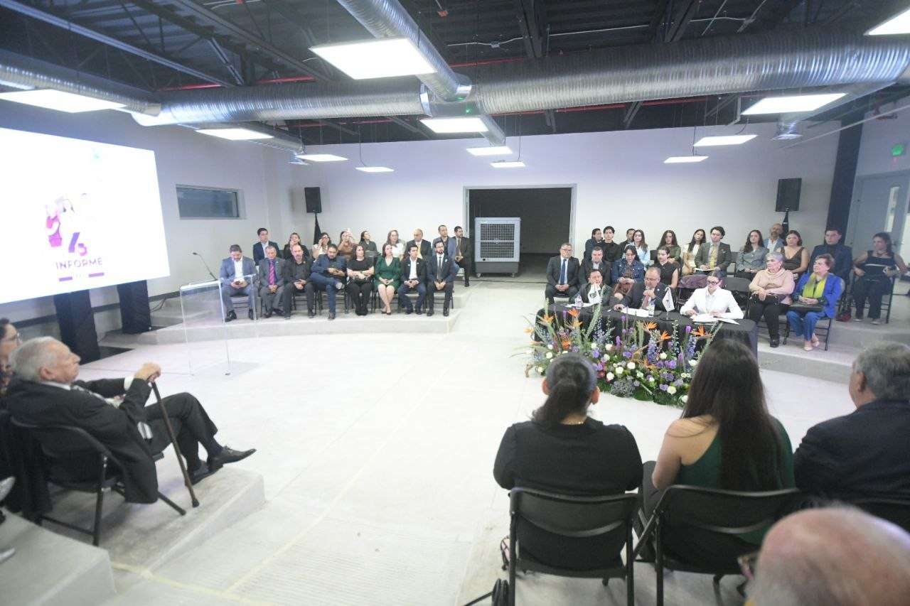Rinde rector de la Uach 4to informe de actividades