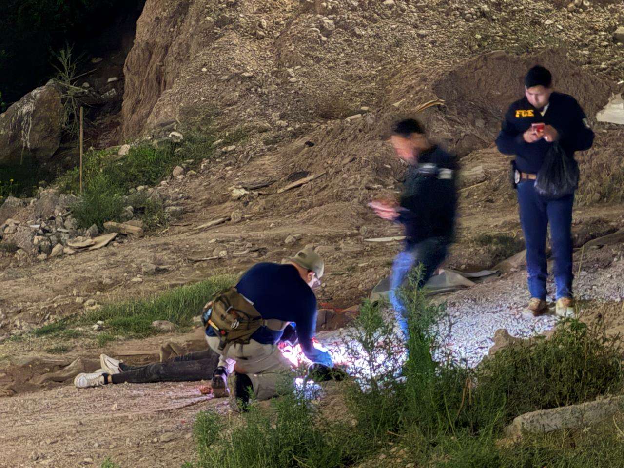 Persiguen y asesinan a mujer a balazos en la colonia Plutarco