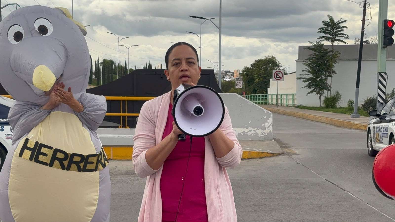 Bloquean trabajadores del Imss cantera y avenida San Felipe