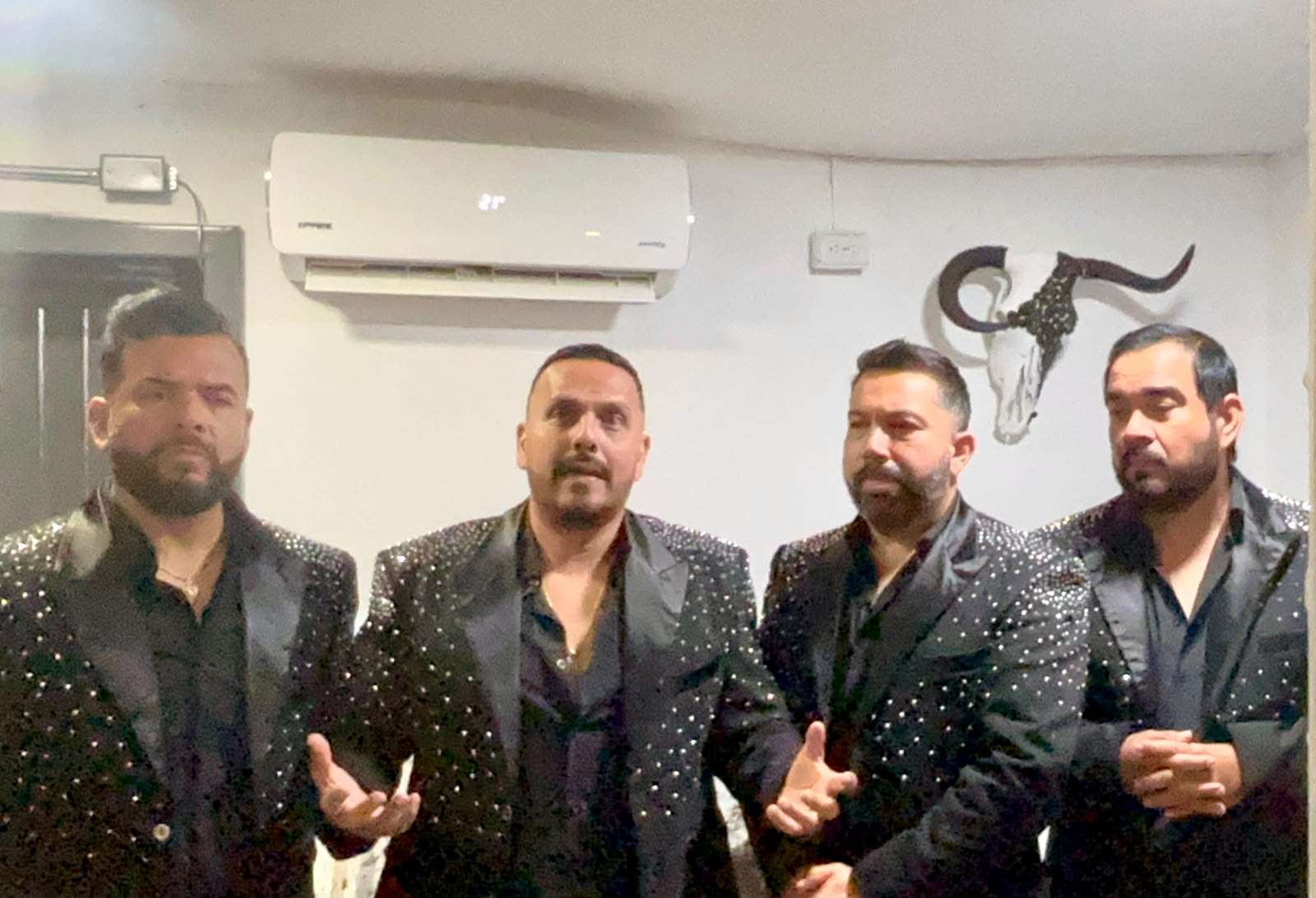 Acata Generación R veto a narcocorridos