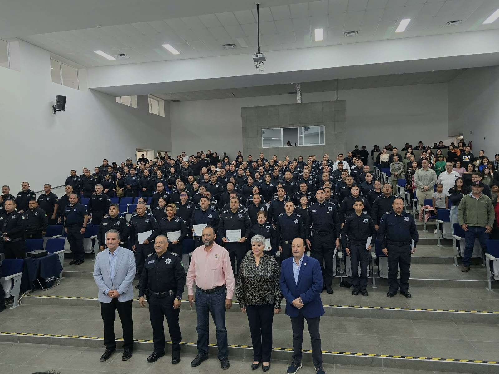 Reconocen a 60 policías municipales como elementos destacados de septiembre