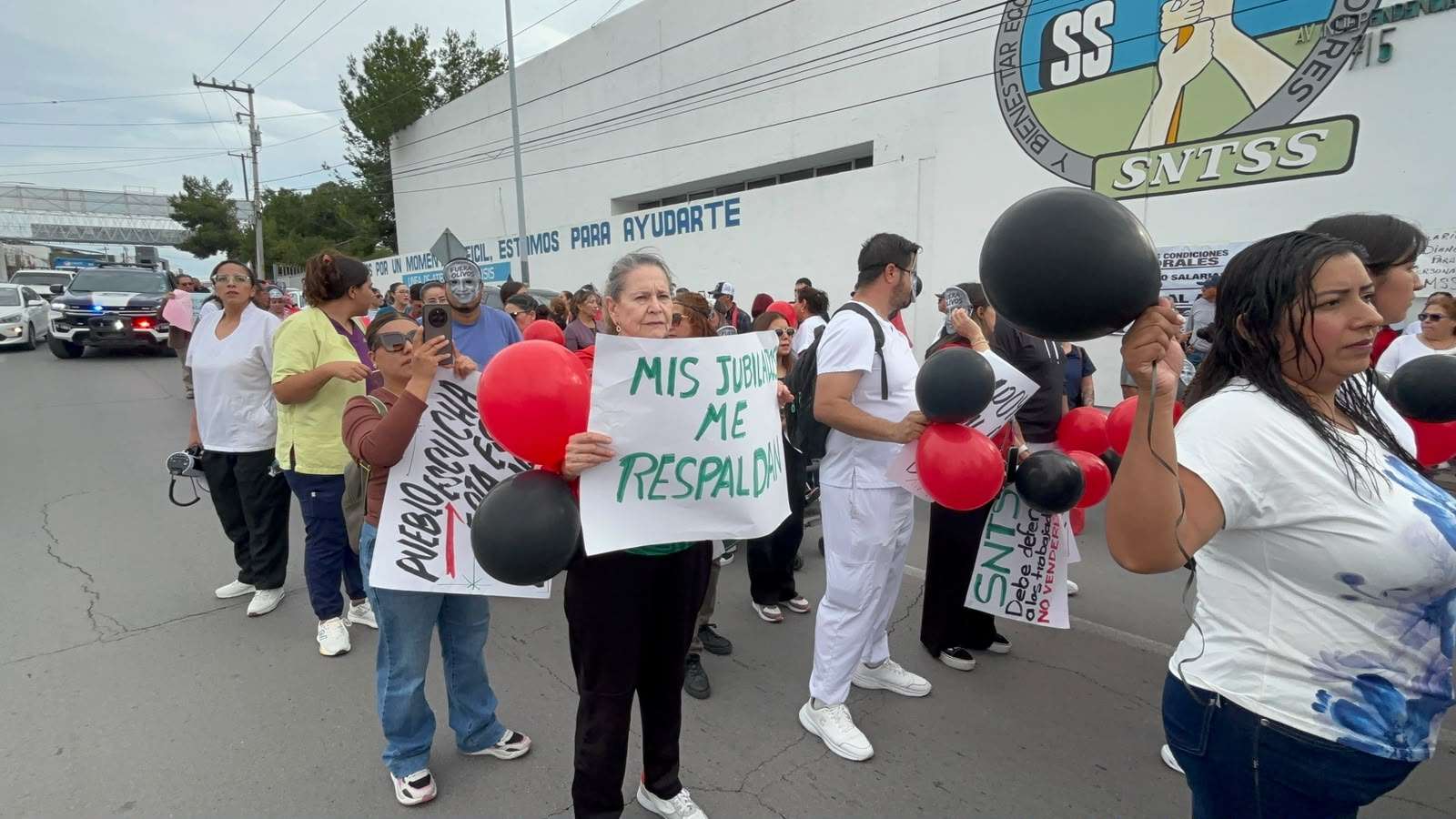 Bloquean sindicatos unidos dos carriles de la Independencia 