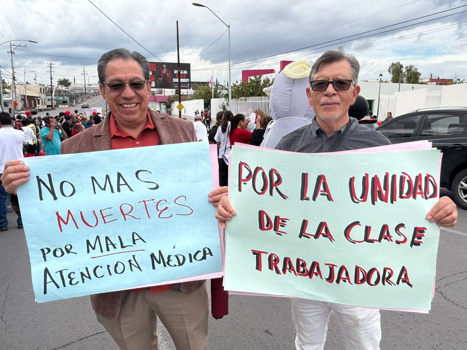 Bloquean sindicatos unidos dos carriles de la Independencia 