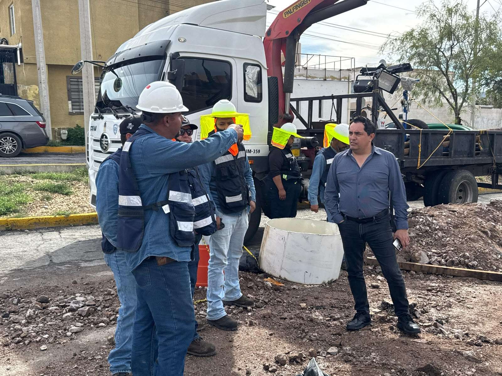 Avanza Jmas con trabajos en ductos de El Sauz