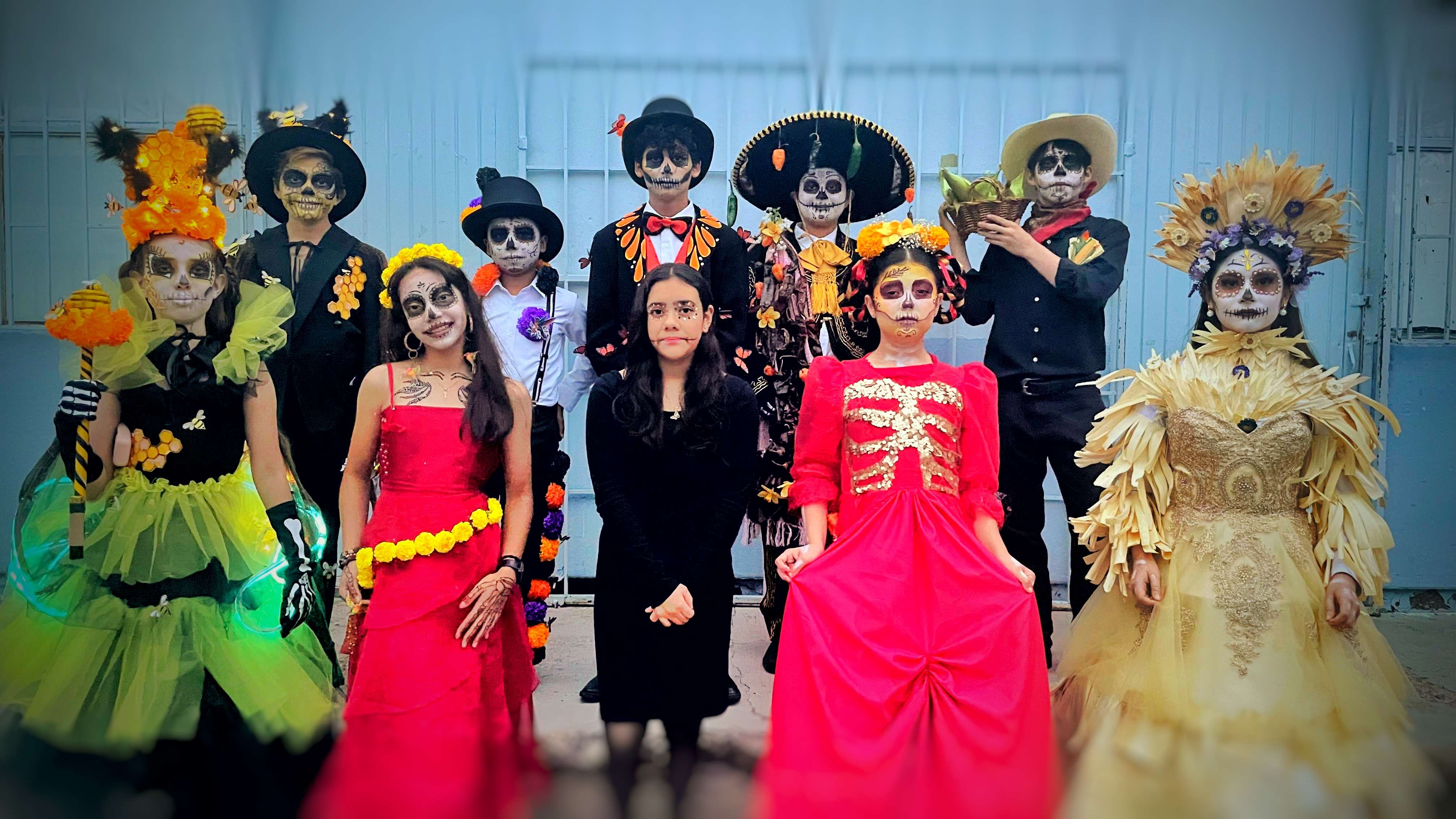 Llenan catrinas y alebrijes la Secundaria 3015