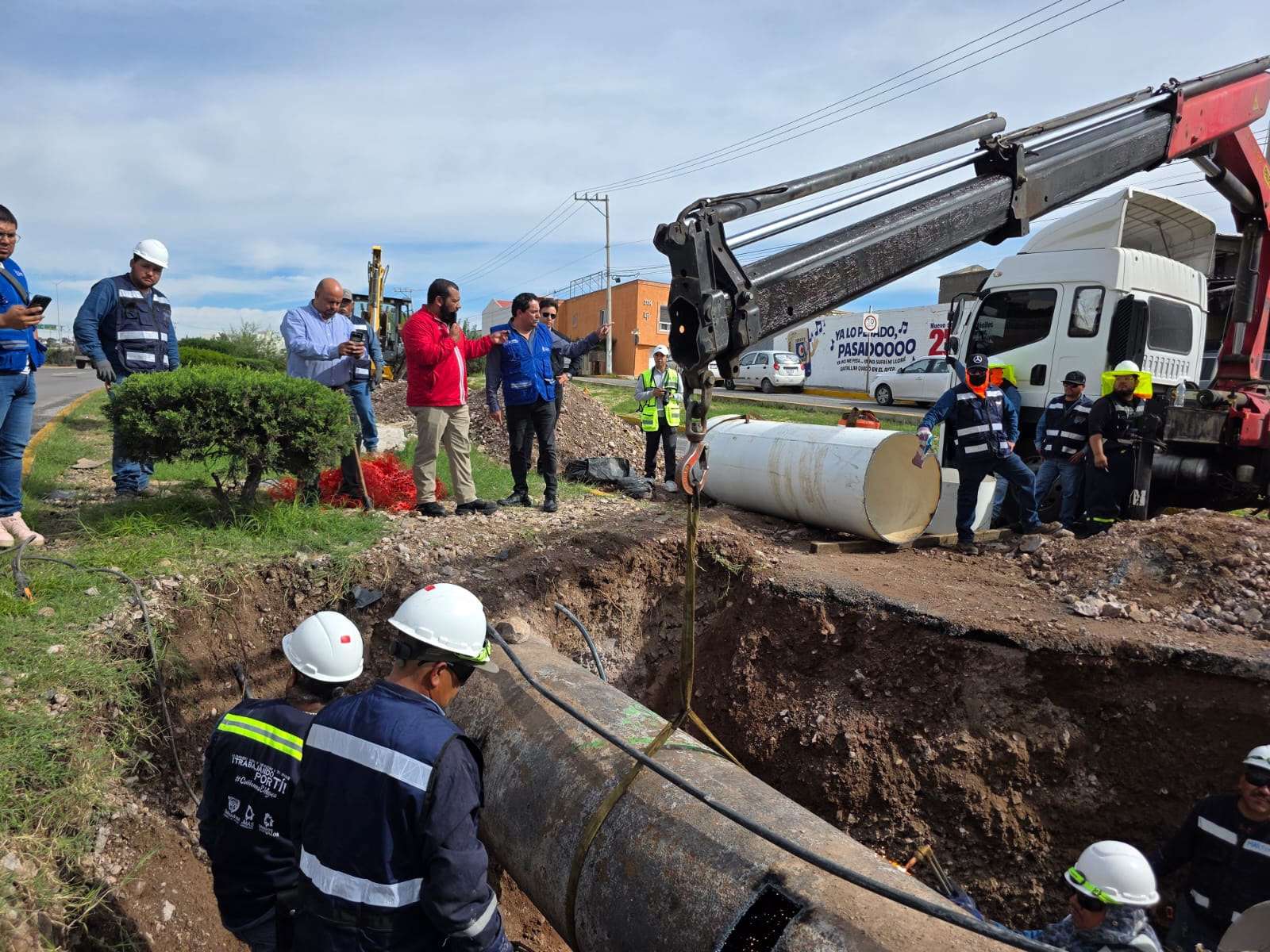 Avanza Jmas con trabajos en ductos de El Sauz
